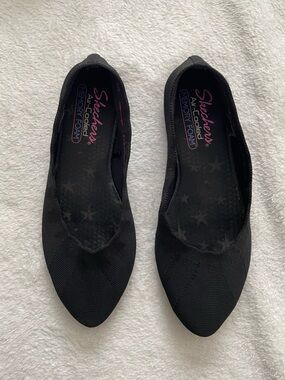 Skechers Women’s size 7 Air Cooled Stretch Black Slip-On Flats Memory Foam
